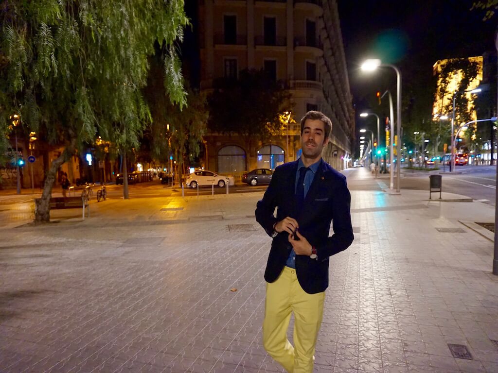 Traje navy amarillo