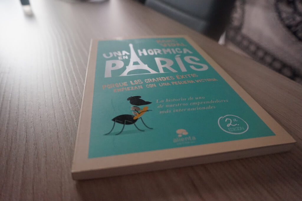 Mi libro de Marc Vidal, Una hormiga en Paris. :)